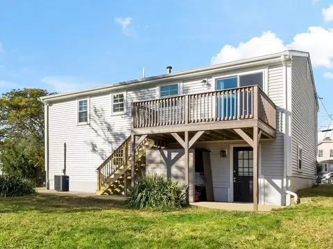 515 Snell St, Fall River, MA 02721 photo 4