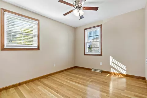 515 Snell St, Fall River, MA 02721 photo 16