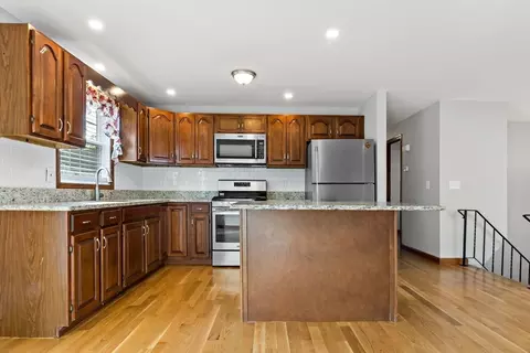 515 Snell St, Fall River, MA 02721 photo 7