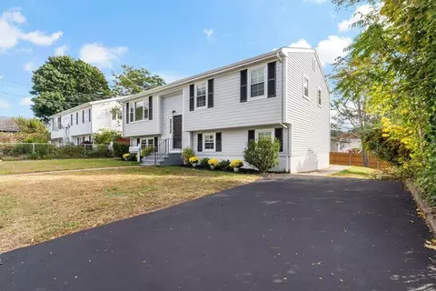 515 Snell St, Fall River, MA 02721 photo 3