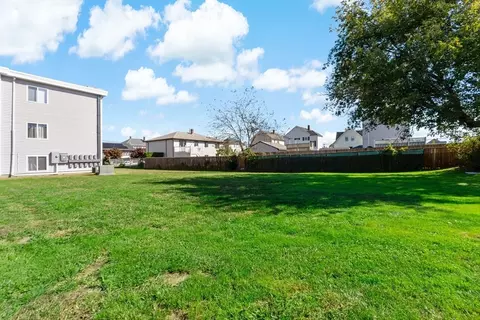 Exterior - 239 Glasgow St #4, Fall River, MA 02721 photo 1 of 5