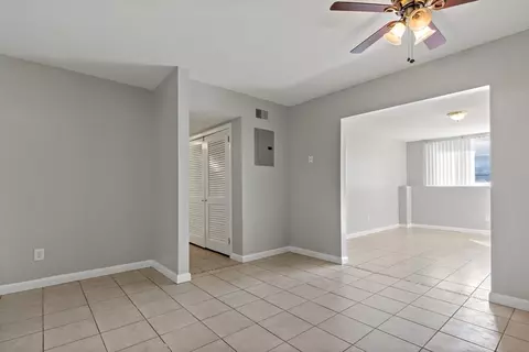 Living - 239 Glasgow St #4, Fall River, MA 02721 photo 2 of 2