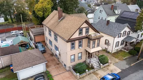 76 Bedford St, New Bedford, MA 02740