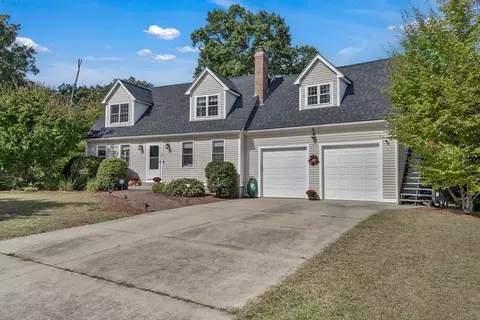 12 Scott St, Bellingham, MA 02019
