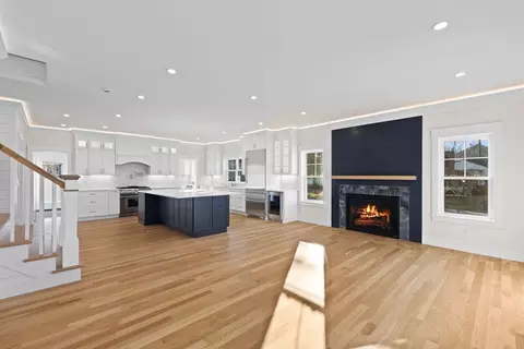 16 Falmouth Heights Rd, Falmouth, MA 02540