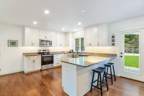 Kitchen - 12 Leeshore, Mashpee, MA 02649 photo 2 of 4