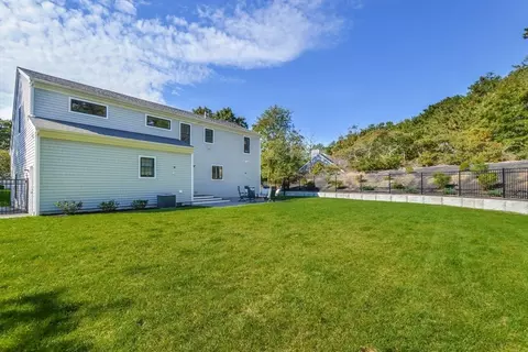 Exterior - 12 Leeshore, Mashpee, MA 02649 photo 8 of 10