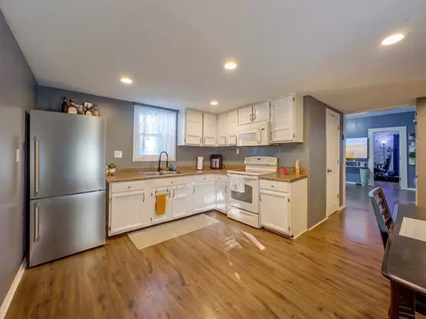 970 Chicopee St, Chicopee, MA 01013 photo 3