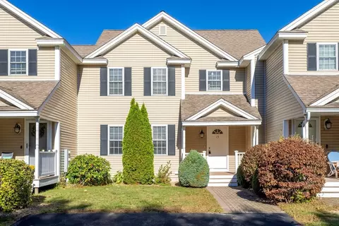 15 Woods Ln #15, Lancaster, MA 01523