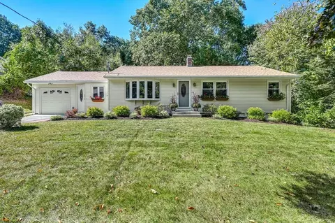 448 Quinapoxet St, Jefferson, MA 01522