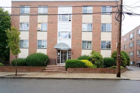 21 Staples Ave #24, Everett, MA 02149