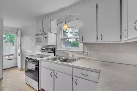 139 Moss Rd, Springfield, MA 01119 photo 11