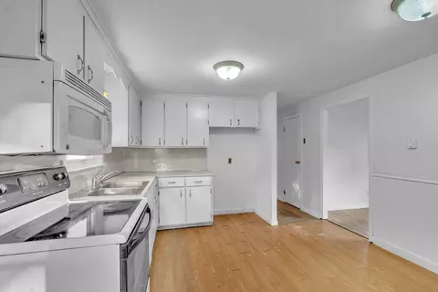 139 Moss Rd, Springfield, MA 01119 photo 10