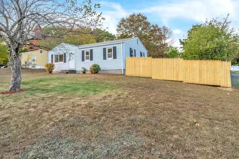 139 Moss Rd, Springfield, MA 01119 photo 3