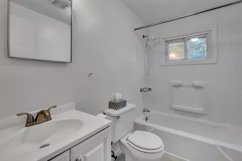 139 Moss Rd, Springfield, MA 01119 photo 16