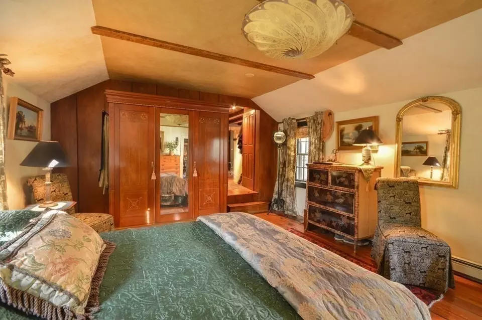 Bedroom - 162 Route 6a, Yarmouth, MA 02675 photo 4 of 4