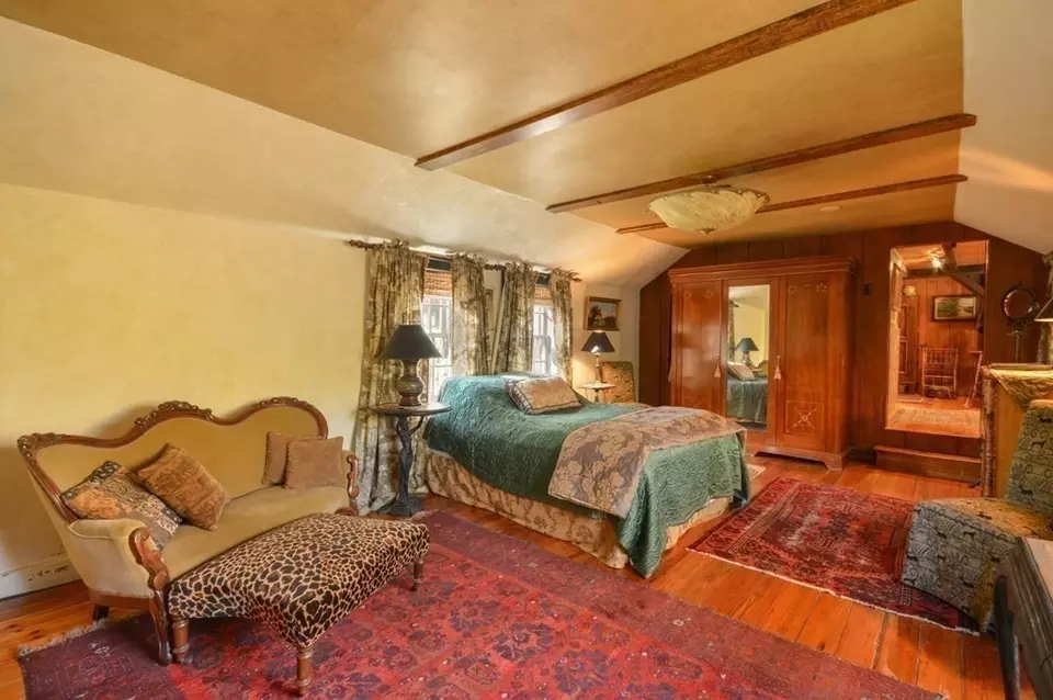 Bedroom - 162 Route 6a, Yarmouth, MA 02675 photo 3 of 4