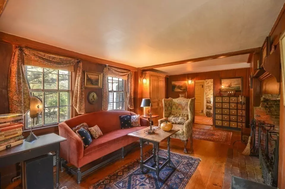 Living - 162 Route 6a, Yarmouth, MA 02675 photo 5 of 7
