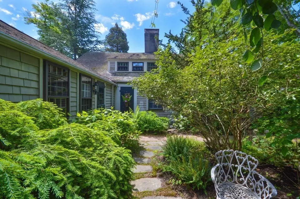 Exterior - 162 Route 6a, Yarmouth, MA 02675 photo 10 of 14