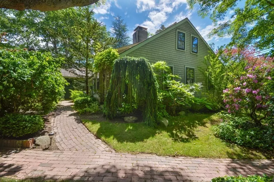 Exterior - 162 Route 6a, Yarmouth, MA 02675 photo 11 of 14