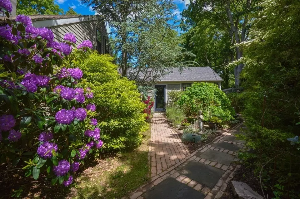 Exterior - 162 Route 6a, Yarmouth, MA 02675 photo 9 of 14