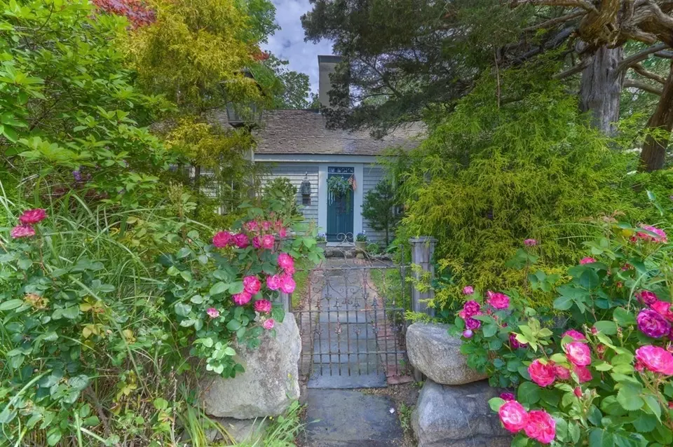 Exterior - 162 Route 6a, Yarmouth, MA 02675 photo 4 of 14