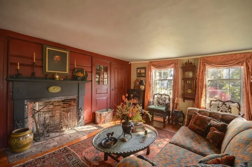 Living - 162 Route 6a, Yarmouth, MA 02675 photo 3 of 7
