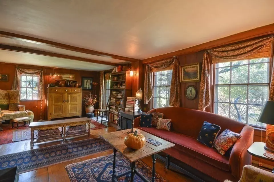 Living - 162 Route 6a, Yarmouth, MA 02675 photo 6 of 7