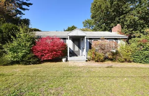 601 Federal Furnace Rd, Plymouth, MA 02360