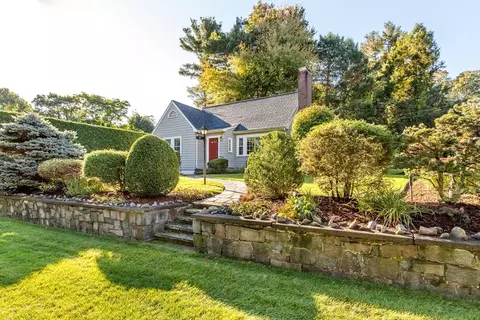 Exterior - 595 Randolph St, Canton, MA 02021 photo 2 of 7