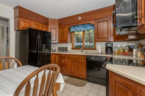 Kitchen - 595 Randolph St, Canton, MA 02021 photo 1 of 3