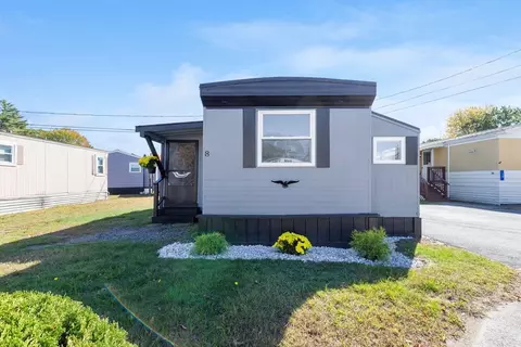 8 Gerald Dr, Middleboro, MA 02346