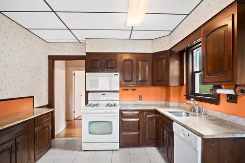 Kitchen - 174 Bancroft Ave, Reading, MA 01867 photo 1 of 3