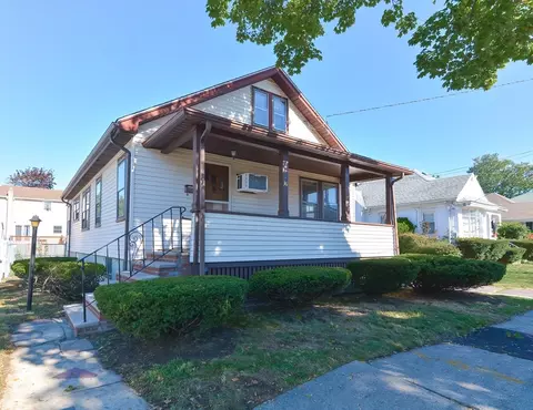 36 Wesmur Rd, Malden, MA 02148
