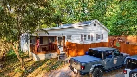 45 4th St, Dracut, MA 01826