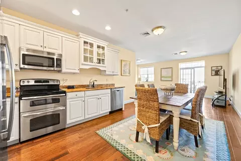 89 Lewis Rd #303, Hyannis, MA 02601