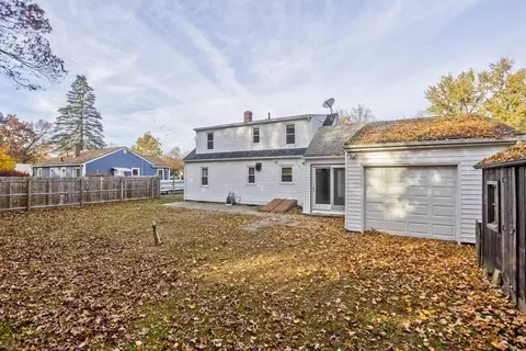 25 E Canton Cir, Springfield, MA 01104 photo 2