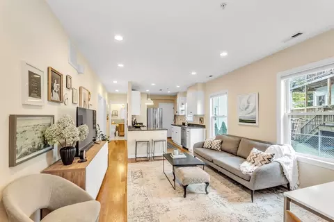 60 Seymour St #1, Boston, MA 02131