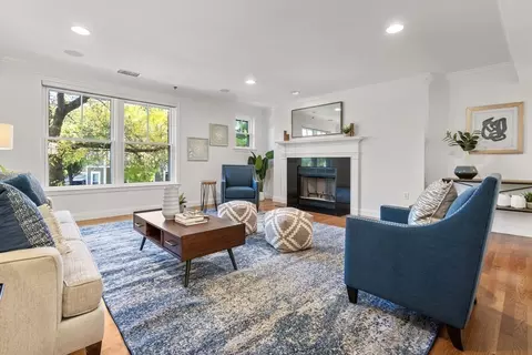 263 Cypress St #263, Brookline, MA 02445