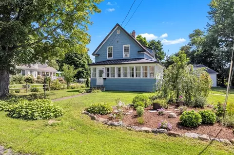 5 Wheelock St, Oxford, MA 01540