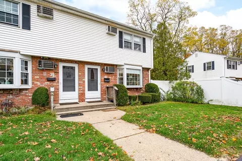 41 South St #40, Easthampton, MA 01027