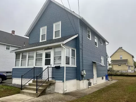 32 Hampshire St, Ludlow, MA 01056
