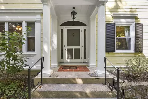 20 Spadina Pkwy, Pittsfield, MA 01201