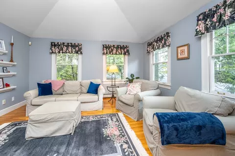 100 Thornton Rd, Needham, MA 02492 photo 12