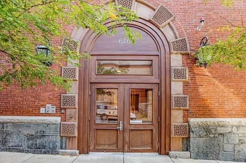 616 E 4th St #205, Boston, MA 02127