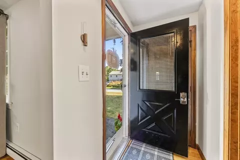 Entry Way - 39 Maddaket Ln, Barnstable, MA 02632 photo 2 of 2