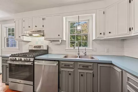 Kitchen - 39 Maddaket Ln, Barnstable, MA 02632 photo 2 of 3