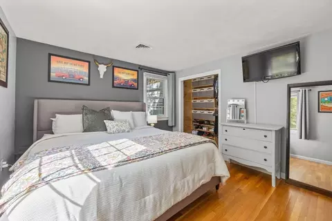 Bedroom - 39 Maddaket Ln, Barnstable, MA 02632 photo 4 of 5