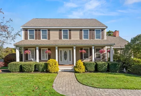 21 Lakeview Ave, Danvers, MA 01923
