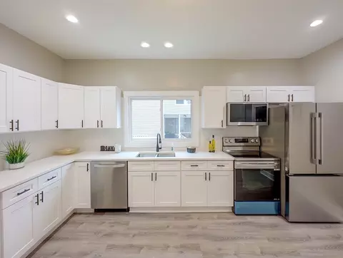 Kitchen - 26 Grant St, Springfield, MA 01109 photo 2 of 3